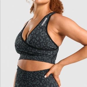 Gymshark animal adapt seamless sports bra. Size small.  🔥